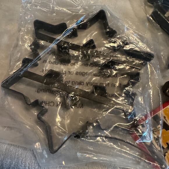 WILLIAMS SONOMA North Pole Pancake Molds Reindeer Snowflake Gingerbread Man - Picture 3 of 8